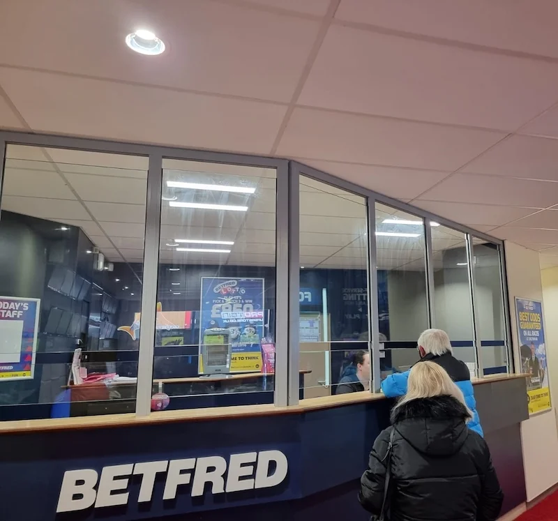 Shop Fronts Luton