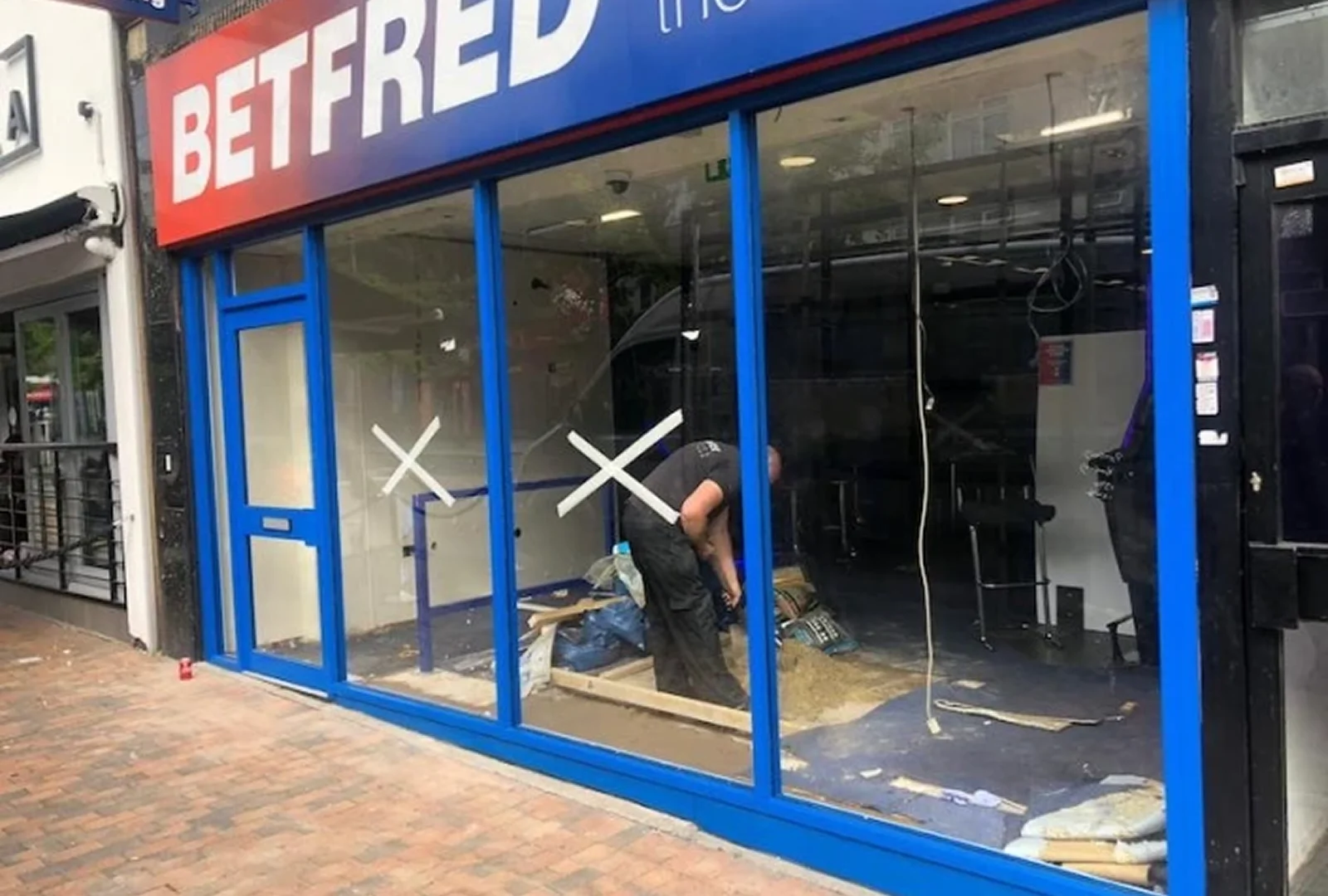 Shop Fronts Luton