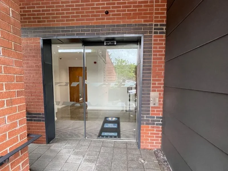 Shop Fronts Luton