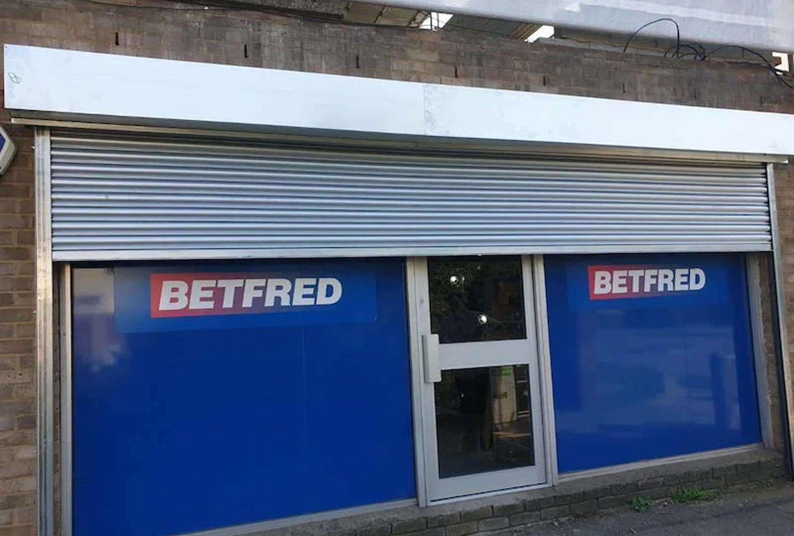 Shop Fronts Luton